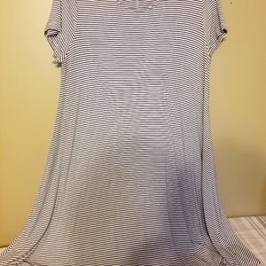 Old Navy white and black stripe t-shirt dress. Size Large